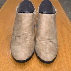 Cinderella of Boston Women's Tan Ankle Boots